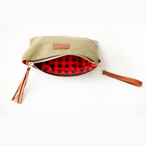 *HP* ARMY GREEN WRISTLET - RED/BLACK CHECK - Picture 2 of 5